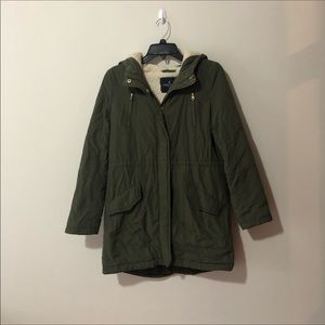 American Eagle Olive Green Sherpa lined parka
